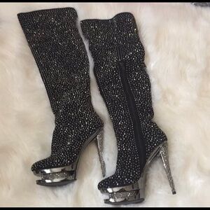 Help me find them boots please